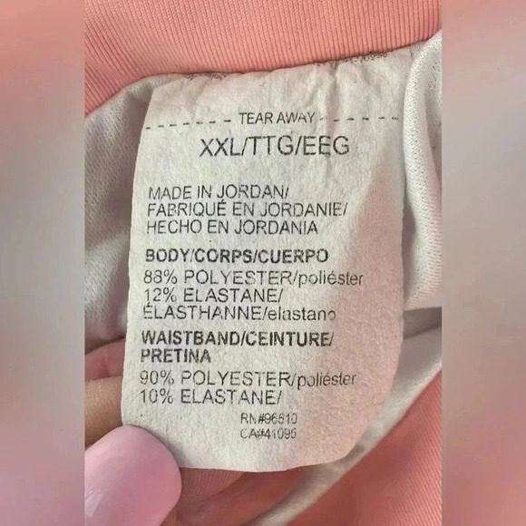 Under Armour pink camo shorts with side / back zip and wide waistband pocket;XXL - Picture 4 of 7